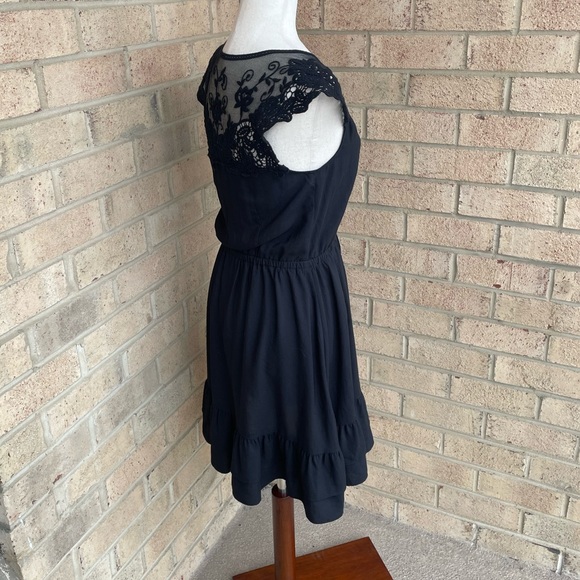 ELLE Black LBD Lace Top Tie Waist Cap Sleeve V-Neck Dress, Women’s Size Small - Picture 3 of 8